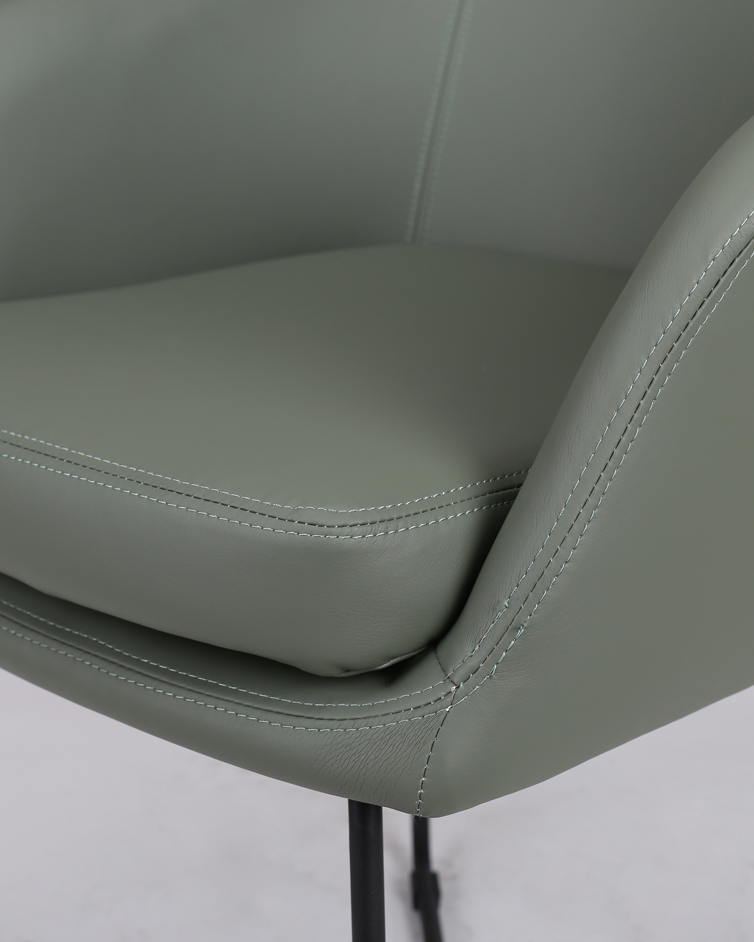 Cathaoir feithimh glas nua -aimseartha Cathaoir feithimh glas nua -aimseartha