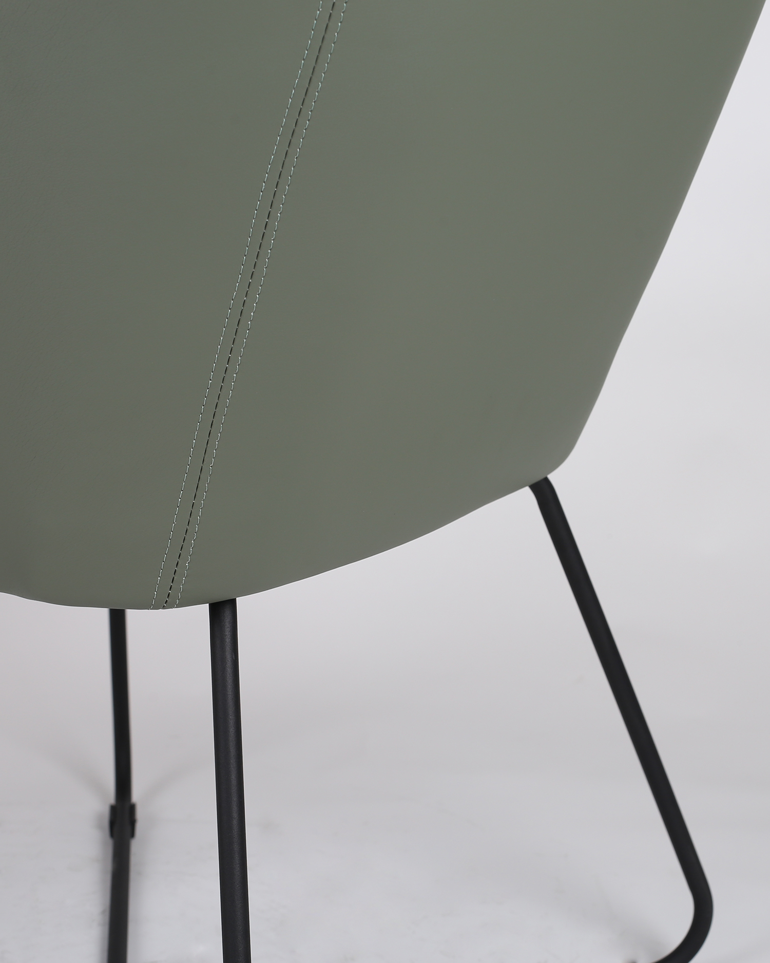 Cathaoir feithimh glas nua -aimseartha Cathaoir feithimh glas nua -aimseartha