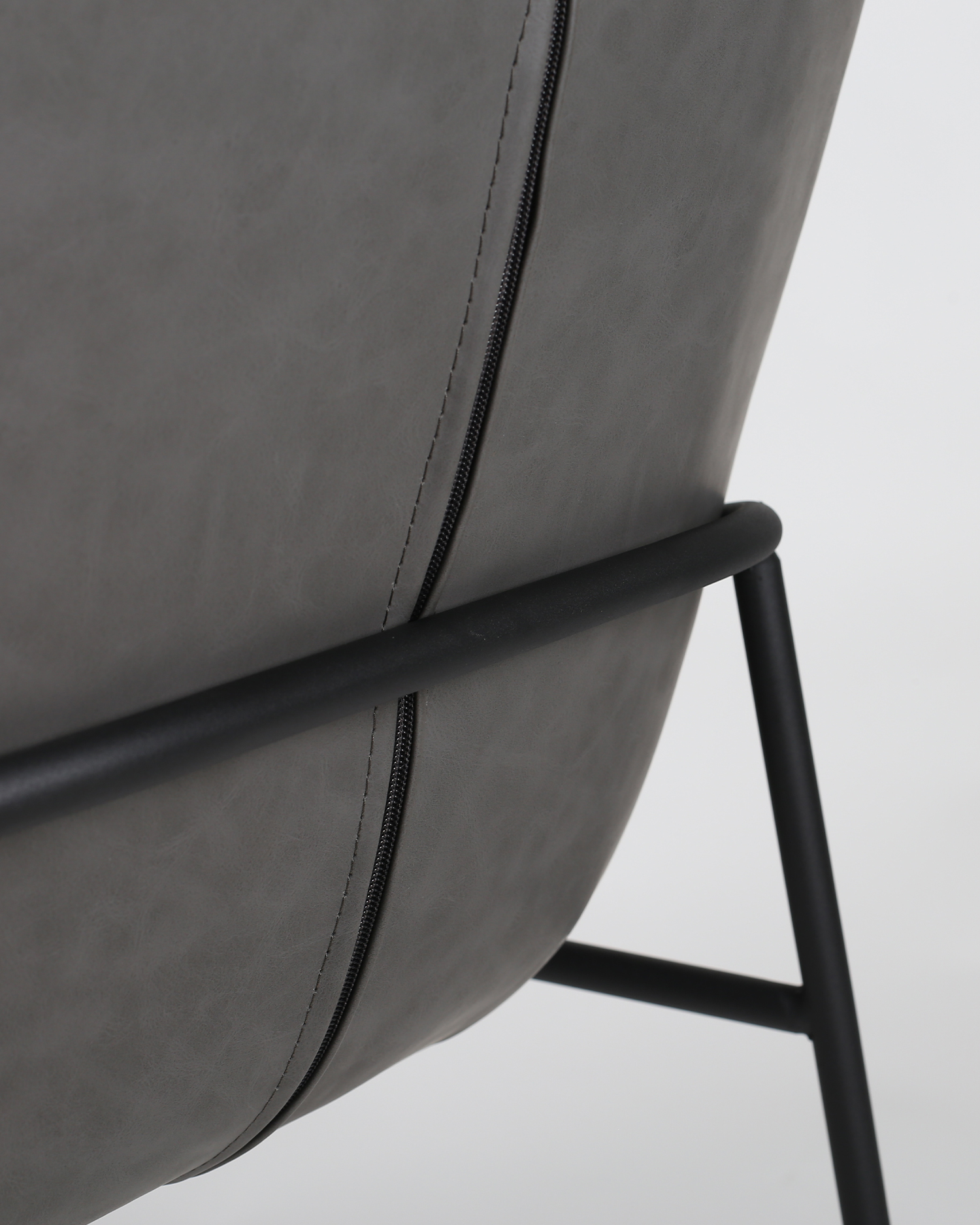 Cathaoir itheacháin leathair le lámh Cathaoir itheacháin leathair le lámh