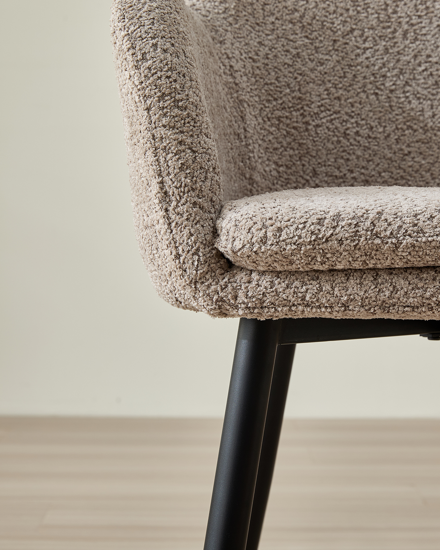 Cathaoir itheacháin bog upholstered Cathaoir itheacháin bog upholstered