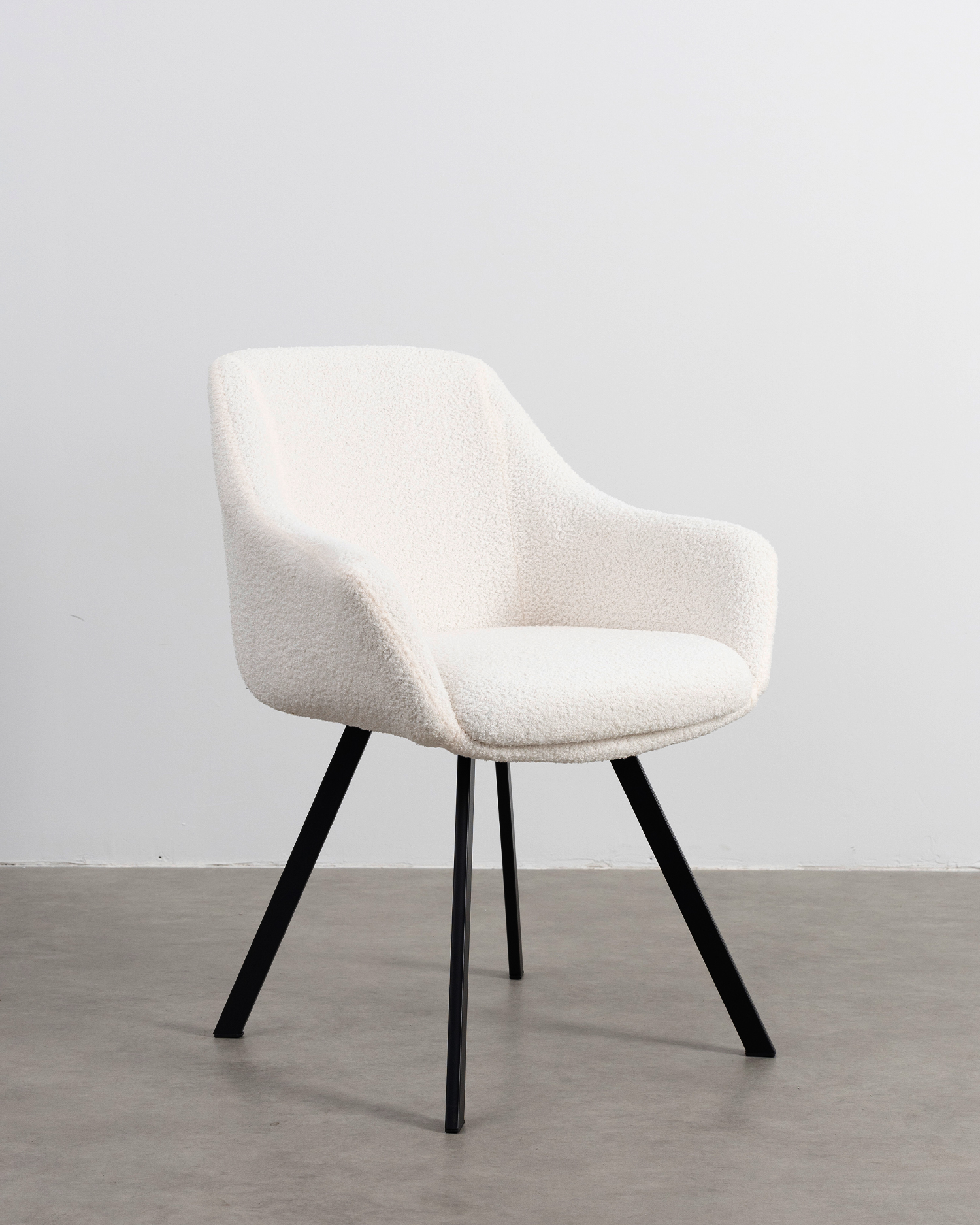 Cathaoireacha bia upholstered cluthar Cathaoireacha bia upholstered cluthar