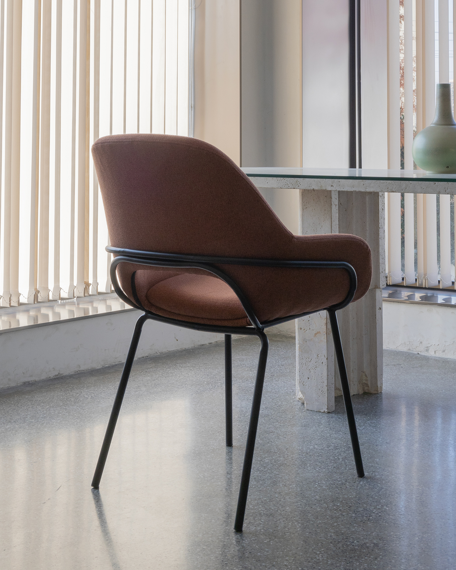 Cathaoireacha itheacháin bonn miotail Cathaoireacha itheacháin bonn miotail