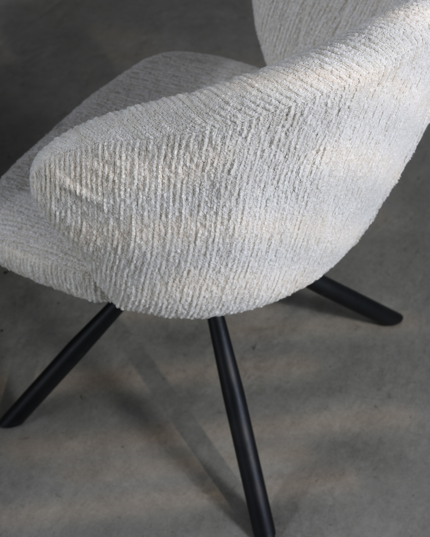 Cathaoireacha seomra bia sclóine bán Cathaoireacha seomra bia sclóine bán