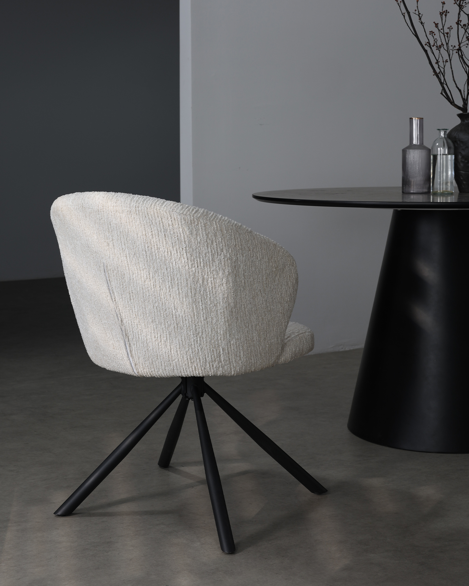 Cathaoireacha seomra bia sclóine bán Cathaoireacha seomra bia sclóine bán