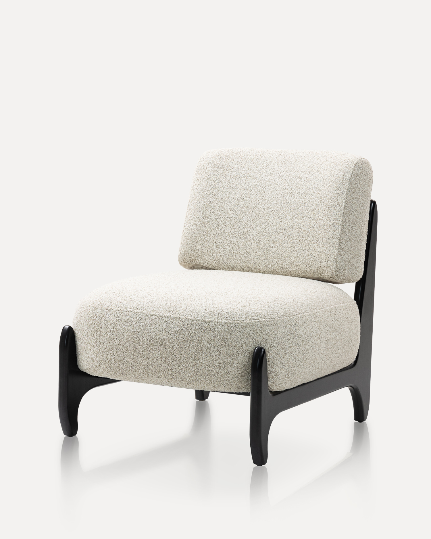 Cathaoir adhmaid cluthar cushioned Cathaoir adhmaid cluthar cushioned
