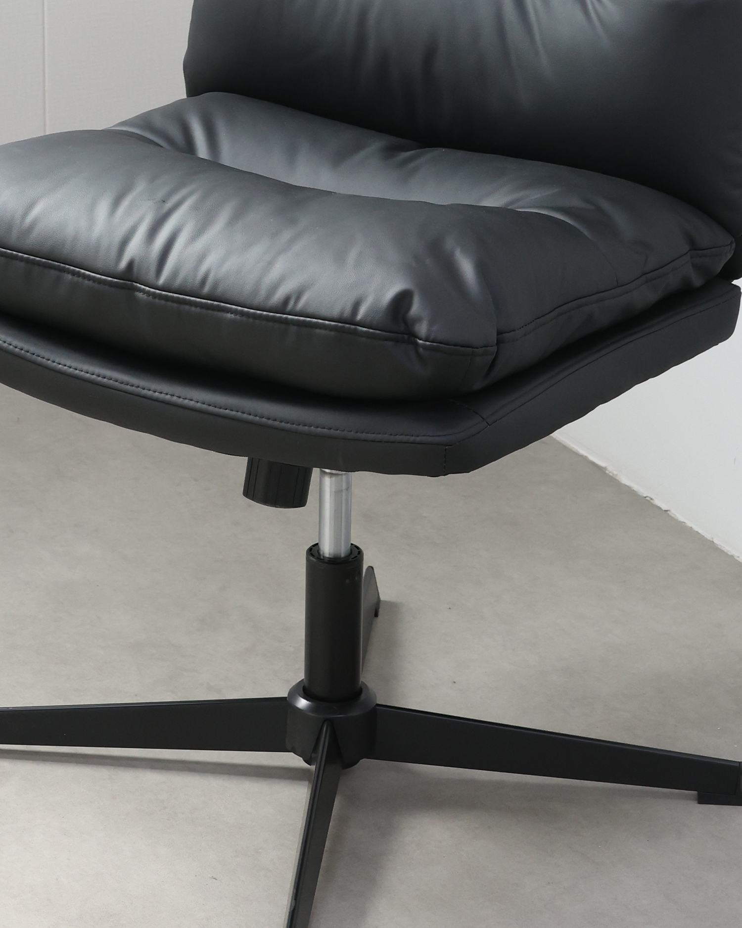 Cathaoireacha oifige lounge fabraice Cathaoireacha oifige lounge fabraice