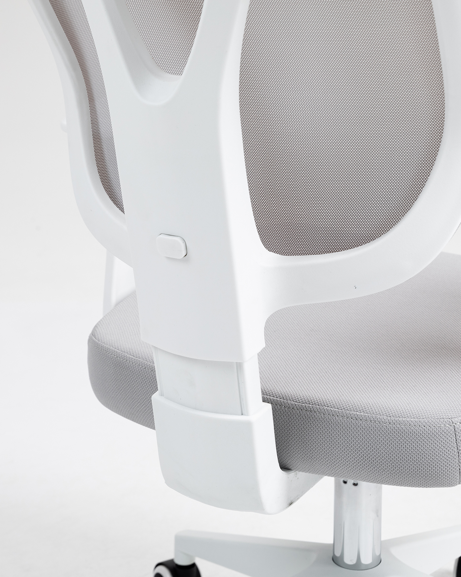 Cathaoireacha seomra comhdhála Cathaoireacha seomra comhdhála