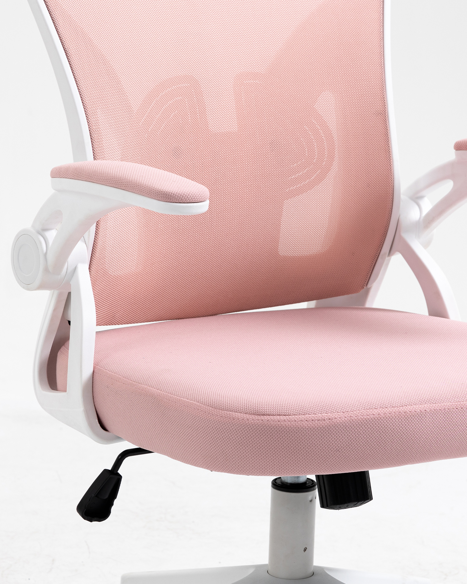 Cathaoir oifige le armrest inchoigeartaithe Cathaoir oifige le armrest inchoigeartaithe